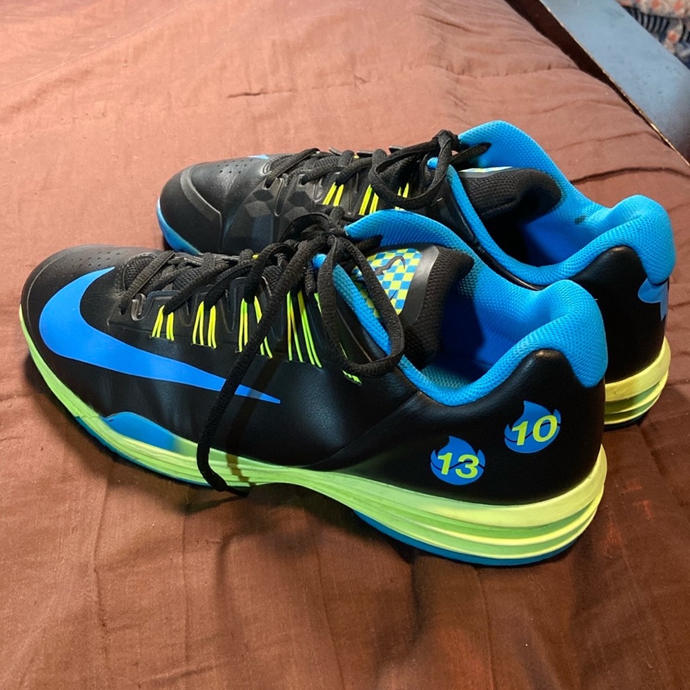 Men’s Nikes. EUC! - Picture 2 of 16